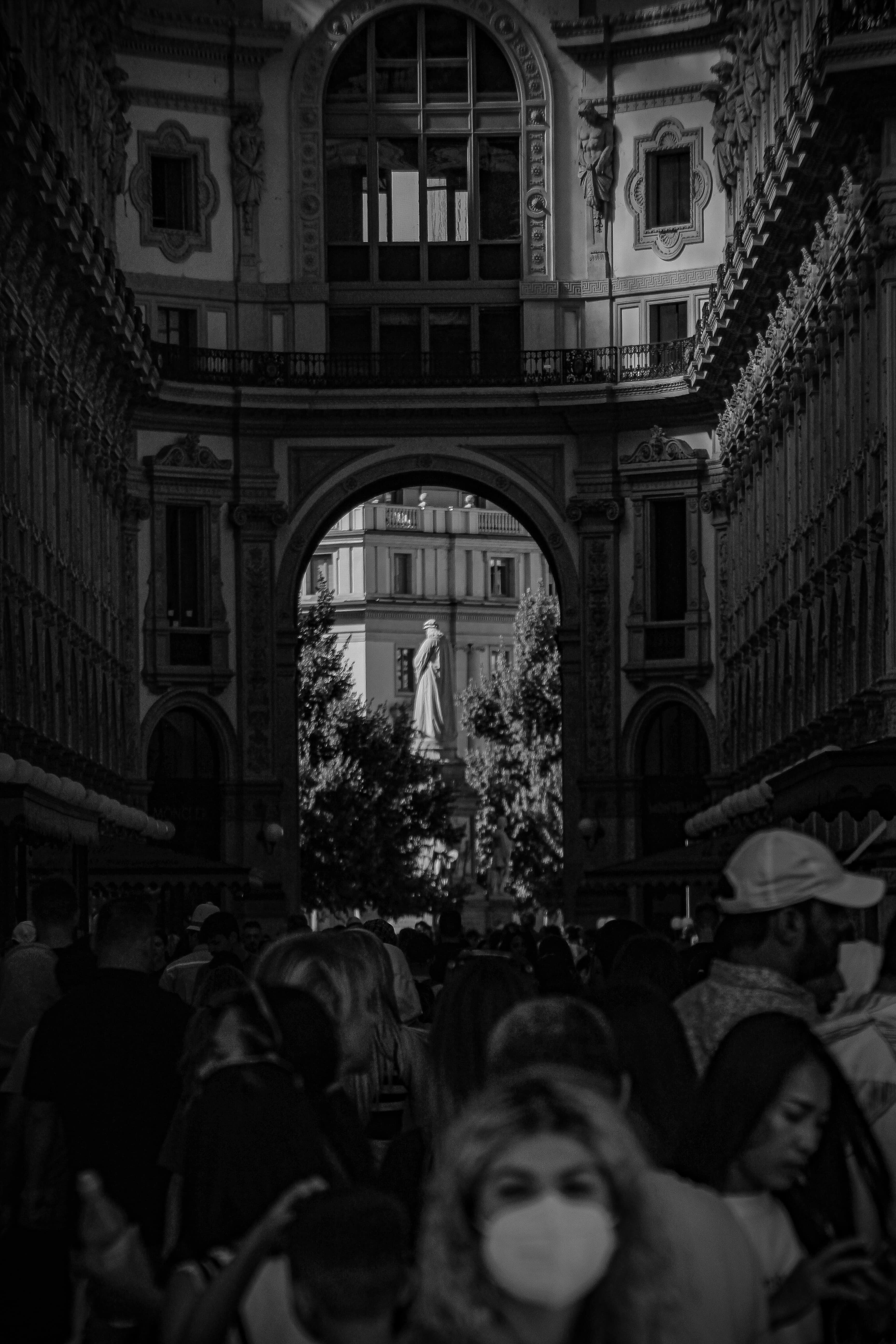 statue milan